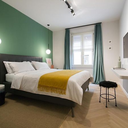 Sphera Bologna, Design Suite Under The Two Towers Екстер'єр фото