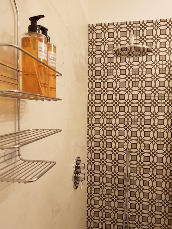 Sphera Bologna, Design Suite Under The Two Towers Екстер'єр фото