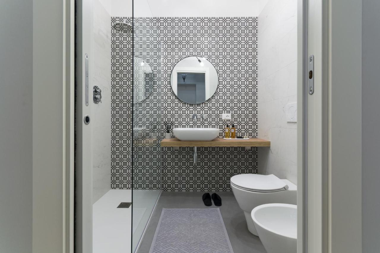 Sphera Bologna, Design Suite Under The Two Towers Екстер'єр фото